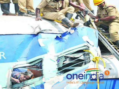 ஓசூர் அருகே பெங்களூர்- எர்ணாகுளம் இன்டர்சிட்டி ரயில் தடம்புரண்டது: 12 பேர் பலி- 87 பேர் காயம்!!