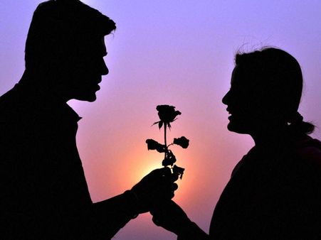 காதலர் தின கொண்டாட்டங்களுக்கு “நோ தடை”– பலத்த பாதுகாப்புடன் பச்சைக் கொடி காட்டியுள்ள போலீஸ்