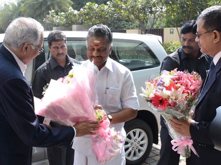 ரூ.1 லட்சம் கோடி முதலீடுகளை தமிழகம் ஈர்க்கும்: முதல்வர் ஓ.பி.எஸ். நம்பிக்கை