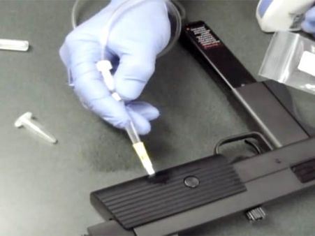 குற்றவாளிகளை கண்டுபிடிக்க உதவும் 'டச் டிஎன்ஏ' என்றால் என்ன?