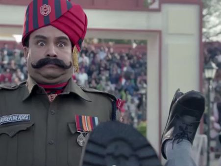 பாக். வீரரின் பிய்ந்த ஷூவை இந்திய வீரர் ஒட்டுவதா?: ஃபெவிகுவிக் விளம்பரத்திற்கு எதிர்ப்பு