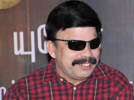 அரசியலில் 'தொபுகடீர்' என குதித்தார் 