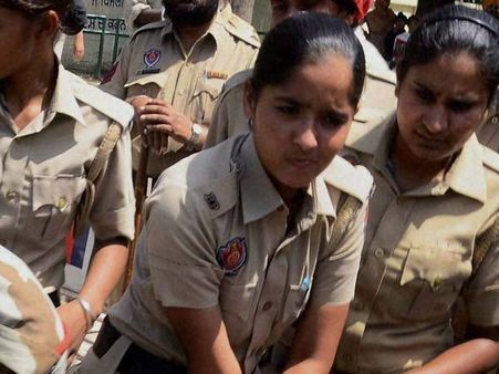 டெல்லி ரோமியோக்களுக்கு ஆப்படிக்க களம் இறங்கும் டெல்லி போலீஸின் பெண் படை!