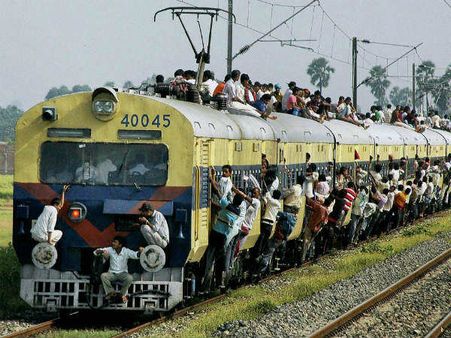 2.3 கோடி பயணிகள்.. 26.5 லட்சம் டன் சரக்குகள்.. ரயில்வே துறை பற்றி சில 'புள்ளிவிவர' தகவல்கள்...