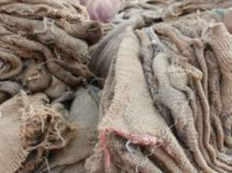 உட்காரும் கோணிப்பைக்கு சண்டை – பீகாரில் 1ம் வகுப்பு மாணவி பரிதாப பலி