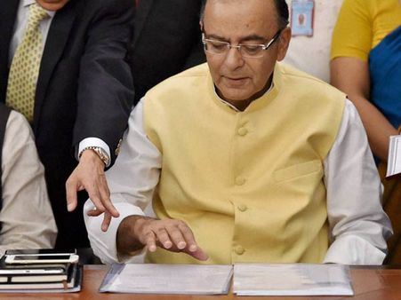 மத்திய பட்ஜெட்: வருமான வரி விலக்கு வரம்பு ரூ.3 லட்சமாக உயருமா?