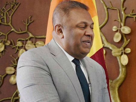 சீன நீர்மூழ்கி கப்பல்களை இலங்கையில் அனுமதிக்க மாட்டோம்... மங்கள சமரவீரா அதிரடி!