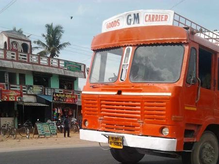 டீசல் விலை உயர்வு: லாரி வாடகையை உயர்த்தப்போகும் உரிமையாளர்கள்- காய்கறிகள் விலை விர்ர்..