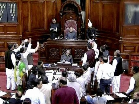 ராஜ்யசபாவில் எதிர்க்கட்சிகளின் திருத்தம் நிறைவேற்றம்-மத்திய அரசு அதிர்ச்சி!