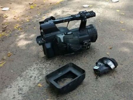 மகளிர் தின நிகழ்ச்சிக்கு எதிர்ப்பு... புதிய தலைமுறை ஒளிப்பதிவாளர் மீது தாக்குதல் - கேமரா உடைப்பு