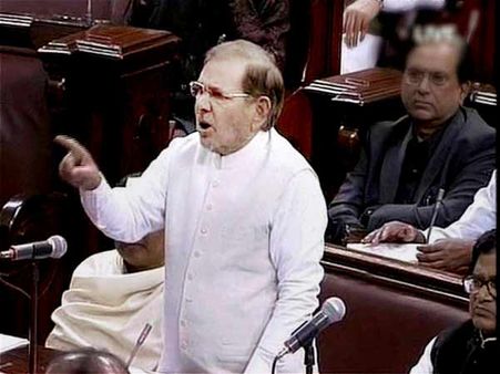 'தென்னிந்திய' பெண்கள் கருப்பா இருந்தாலும் களையாக இருப்பாங்க: 'வடக்கத்தி' சரத் யாதவின் வம்பு பேச்சு!