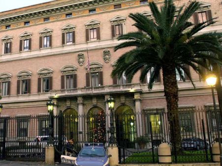 ரோமில் உள்ள அமெரிக்க தூதரகம், ஐ.நா. அலுவலகத்தை ரூ.8 கோடிக்கு விற்ற 4 தில்லாலங்கடிகள்