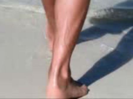 வீட்டுப்பாடம் செய்யவில்லை... கொதிக்கும் வெயிலில் ஆடையில்லாமல் மாணவர்களை நிற்க வைத்த ஆசிரியர்!