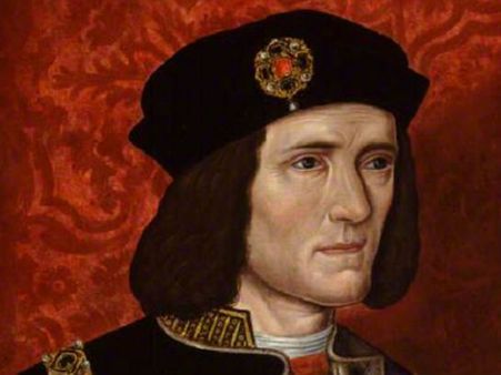 பார்க்கிங்கில் கிடந்த 530 ஆண்டுகளுக்கு முந்தைய மன்னரின் 