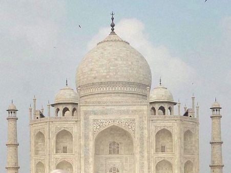 தாஜ்மஹாலைப் பார்க்க “இ -டிக்கெட்” – தொல்லியல் துறை முடிவு