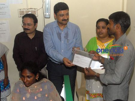 வாக்காளர் பட்டியலில் பெயர் சேர்த்தல், திருத்தம், நீக்கலுக்கான இ-சேவை மையம்... தமிழகத்தில் துவக்கம்