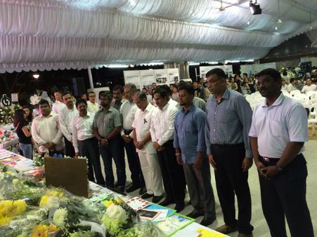 சிங்கப்பூரின் தந்தை லீக்கு ஜமால் முஹம்மது கல்லூரி முன்னாள் மாணவர்கள் சங்கத்தினர் அஞ்சலி