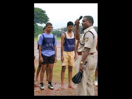 பீகார் மாநில போலீஸ் தேர்வில் ஆள்மாறாட்டம் – 1000 பேர் அதிரடி கைது!