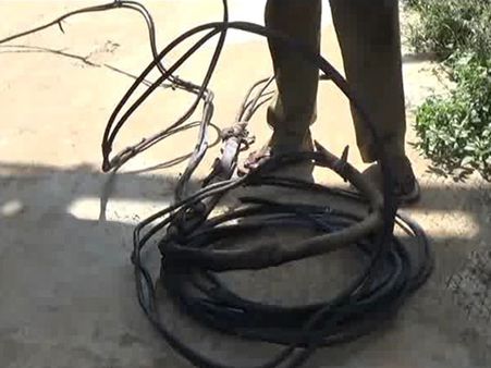 பொதிகையில் திடீரென பிடித்த தீ.. அதிகாலையில் அலறிய பயணிகள்!