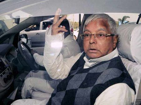 வளையல் போட்டு பொட்டு வைத்து கிரிராஜ் முகத்துல கரியை பூசுங்க..: சொல்வது லாலு