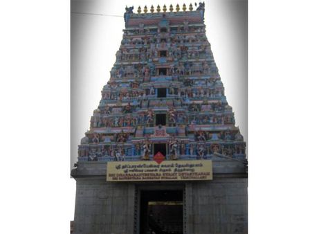 சந்திர கிரகணம்- திருநள்ளாறில் வழக்கம்போல் பக்தர்கள் தரிசனம்