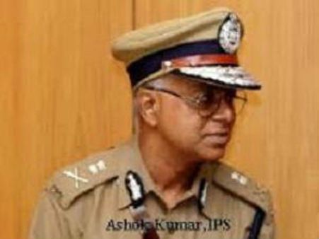 ஆந்திர துப்பாக்கிச் சூடு எதிரொலி: எல்லையில் சட்டம் ஒழுங்கை கண்காணிக்க தமிழக டிஜிபி உத்தரவு