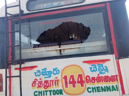 20 தமிழர்கள் சுட்டுக்கொலை: பதற்றம் நீடிப்பு… ஆந்திராவுக்கு 2 வது நாளாக பேருந்துகள் நிறுத்தம்