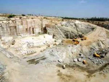 ஆந்திராவில் கல் உடைக்கப் போன 40 தமிழக தொழிலாளர்களின் கதி என்ன?