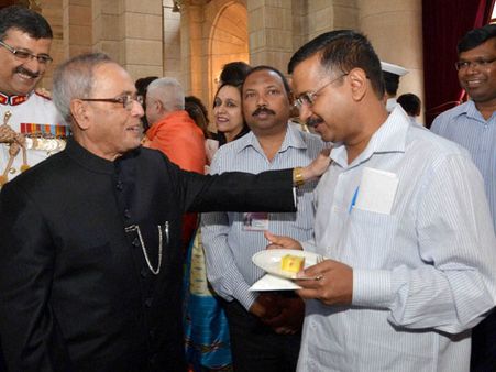 ”நல்லா அள்ளி சாப்டுப்பா” – 