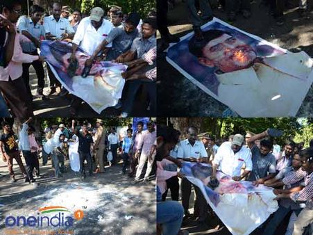 20 தமிழர்கள் சுட்டுக்கொலை: ஹெரிட்டேஜ் சூப்பர் மார்க்கெட் முற்றுகை! நாயுடு படத்திற்கு செருப்படி!!