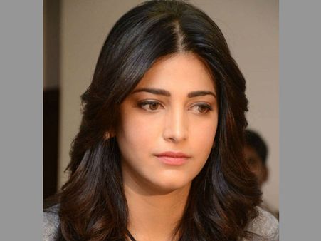 விமானத்தில் ஸ்ருதி ஹாஸன் என்னுடன் சண்டை போட்டாரா?: ஆந்திரா அமைச்சர் விளக்கம்