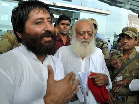 ஆசிரமப் பெண்ணை பலாத்காரம் செய்த வழக்கு – ஆசாராம் பாபு மகனுக்கு 3 வார ஜாமீன்!