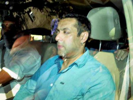 குடிபோதையில் காரை ஏற்றிக் கொலை... சல்மான் வழக்கில் நாளை தீர்ப்பு தேதி அறிவிப்பு