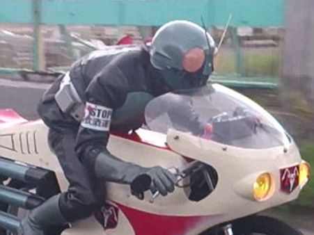 இவர்தான் ஜப்பானின் “சூப்பர் மேன்”... குடிகார டிரைவர்களை விரட்டிப் பிடிக்கும் 