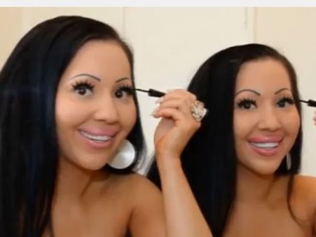 2 வித்தியாசம் கூட காண முடியாது இவர்களிடம்... ஆனால் காதலர் மட்டும் சிங்கிள்!