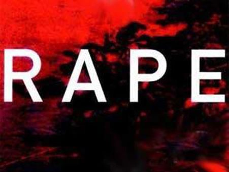 11ம் வகுப்பு மாணவி பலாத்காரம் – வேன் டிரைவரை அடித்துத் துவைத்த மக்கள்!