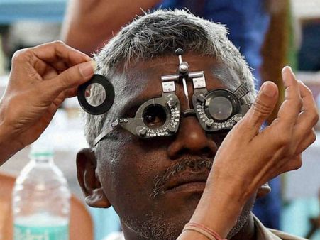 திருச்சி கண் முகாமில் 66 பேரின் பார்வை பறி போன வழக்கு.. 3 டாக்டர்களுக்கு ஒரு ஆண்டு சிறை!