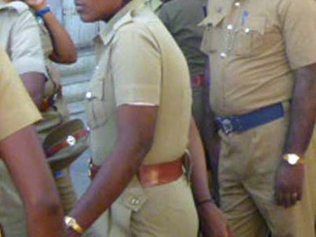 சேலத்தில் பெண் ஏட்டு தற்கொலை முயற்சி – உயர் அதிகாரி திட்டினாரா?