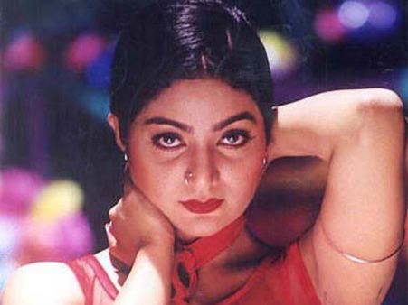 நடிகை அல்போன்சா தலைமறைவு.. போலீஸ் தேடுகிறது!