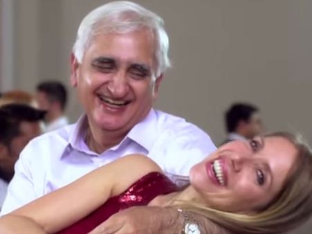 ஜெர்மனி தூதரின் மனைவியுடன் முன்னாள் மத்திய அமைச்சர் குர்ஷித் டான்ஸ் ஆடும் வீடியோவை பார்த்தீங்களா?