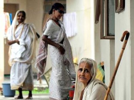 நாடு முழுவதும் 5 கோடியே 55 லட்சம் விதவைகள்… அதிர்ச்சி சர்வே