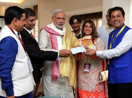 மோடியின் பேச்சால் இம்பிரஸ் ஆன கல்வியாளர் சுத்தமான இந்தியா திட்டத்திற்கு ரூ.5 கோடி நன்கொடை