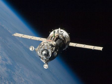 பூமியை நோக்கி வரும் ரஷ்ய விண்கலம் நாளை வளிமண்டலத்துக்குள் நுழைந்து சிதறும்: விஞ்ஞானிகள்