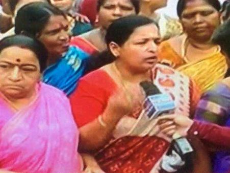 போயஸ் கார்டனில் போலீஸ் குவிப்பு ... ஜெ. வீட்டிற்கு பாதுகாப்பு ..தொண்டர்களும் குவிந்தனர்!