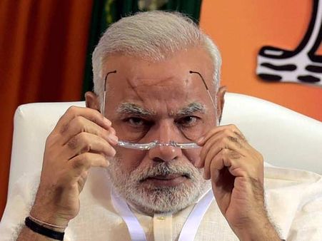 சரிகிறது பிரதமா் மோடி செல்வாக்கு... கருத்துக் கணிப்பில் புதிய தகவல்...