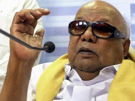 குமாரசாமி தீர்ப்பில் கூட்டல் கணக்கில் எல்லாம் தப்பு தப்பா இருக்கே.... போட்டு தாக்கும் கருணாநிதி