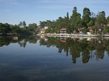 ஏற்காடு போகப் போறீங்களா?.. ப்ப்ப்ப்பா பயங்கரமா மழை பெய்யுதாம்!