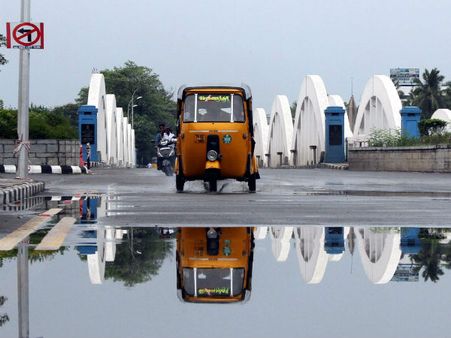 கையில் எப்பவும் குடை வச்சிக்கோங்க... இன்னும் 2 நாளைக்கு மழை நீடிக்குமாம்!