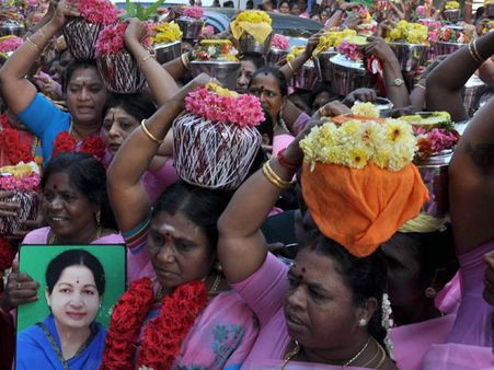 15000 பேருடன் ரோட்டை அடைத்து பாதயாத்திரை போன 