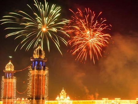 சிவகாசிக்குள் நுழையும் சட்டவிரோத பட்டாசு.. தடை விதிப்பாரா சீனாவிற்கு போன மோடி?